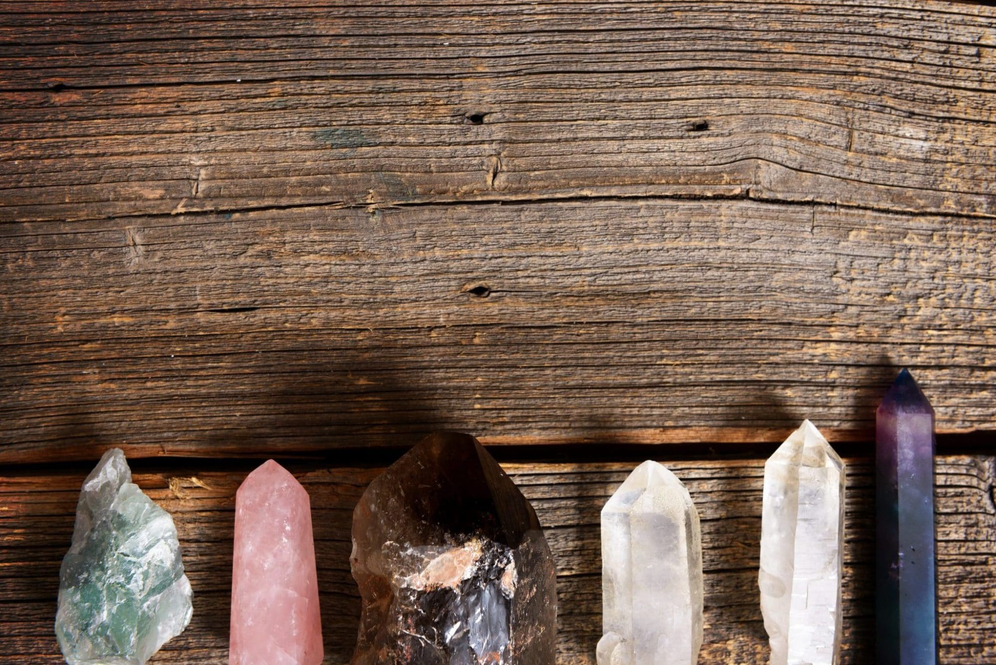 Healing Crystals: The Perfect Guide to Healing Your Heart, Mind, Body, and  Soul with the Power of Crystals